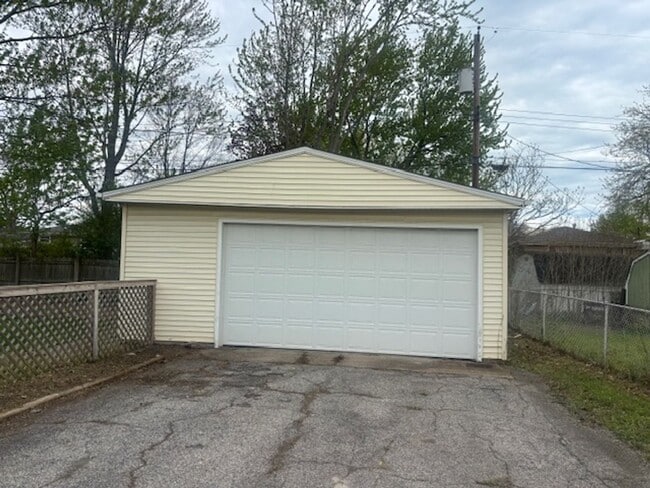 3912 N Leavitt Rd in Lorain, OH - Building Photo - Building Photo