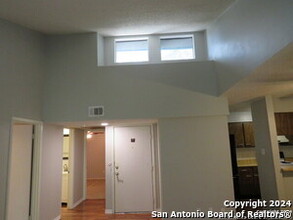 3843 Barrington St in San Antonio, TX - Building Photo - Building Photo