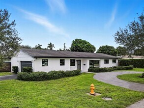 8341 SW 87th Terrace in Miami, FL - Building Photo - Building Photo