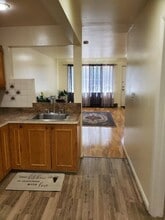 949 Eldert Ln in Brooklyn, NY - Foto de edificio - Building Photo