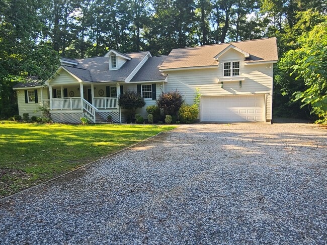 111 Oyster Cove Lndg in Hartfield, VA - Building Photo - Building Photo