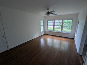 948 N Windomere Ave in Dallas, TX - Building Photo - Building Photo