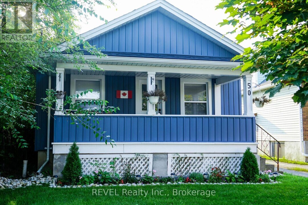 50 Pelham Rd in St Catharines, ON - Building Photo