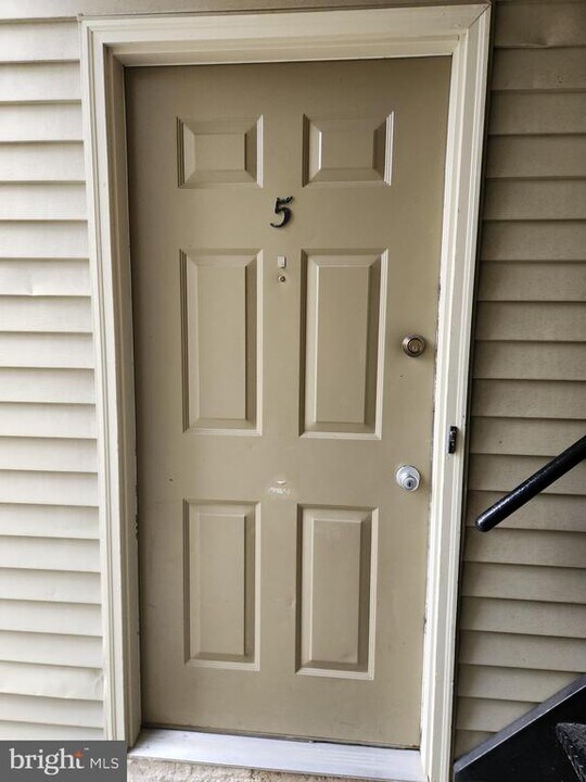 5 Summit Ct in Evesham, NJ - Building Photo