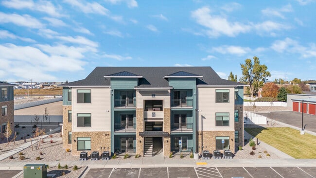 Lincoln Crossing Apartments