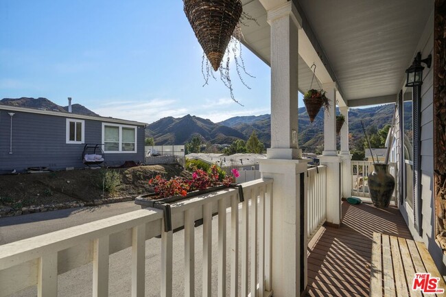 30473 Mulholland Hwy in Agoura Hills, CA - Building Photo - Building Photo