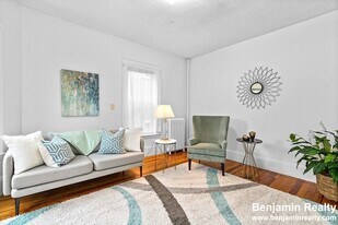 7 Washburn Ter, Unit #1 in Brookline, MA - Building Photo