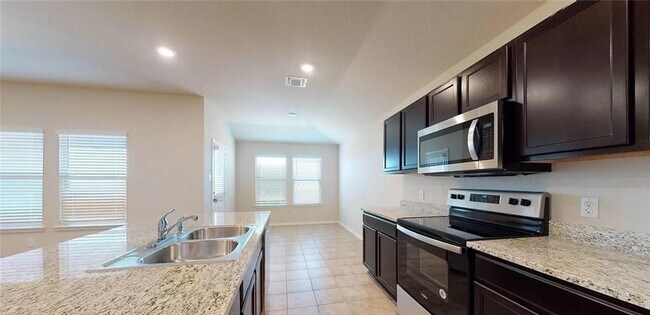 130 Hammond Ct in Jarrell, TX - Building Photo - Building Photo