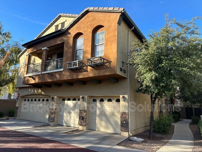 property at 2727 N Price Rd