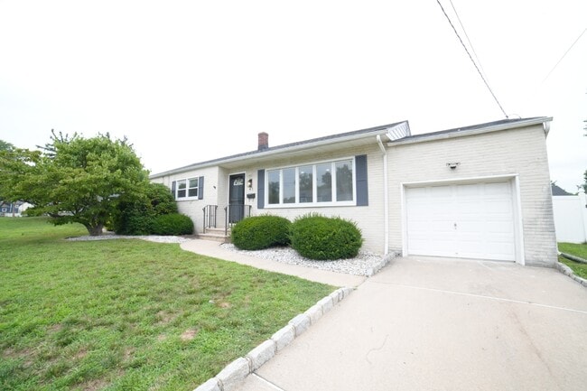 41 Herbert Ave in Spotswood, NJ - Building Photo - Building Photo