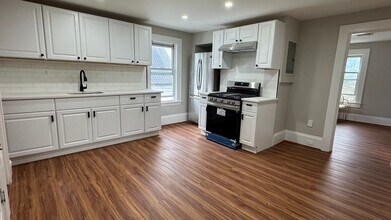 4 Milton St in Lynn, MA - Building Photo - Building Photo