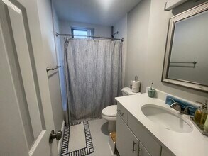 60 Longwood Ave, Unit 1 in Brookline, MA - Foto de edificio - Building Photo