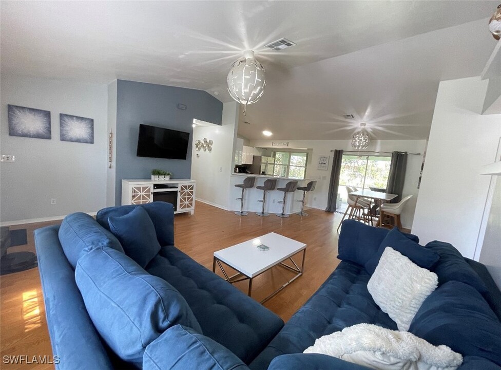 6701 Canton St in Ft. Myers, FL - Building Photo