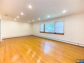 19 Dearborn Dr in Old Tappan, NJ - Building Photo - Building Photo