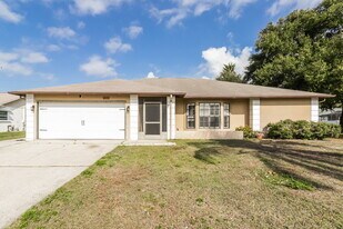 8533 Gum Tree Ave, Unit 7 in New Port Richey, FL - Building Photo