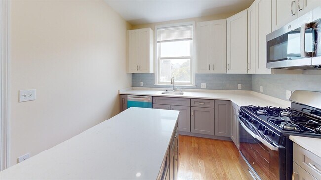 1 Drake Pl in Boston, MA - Building Photo - Building Photo