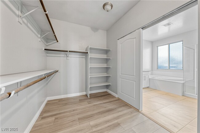 property at 7176 Summer Grove Ave