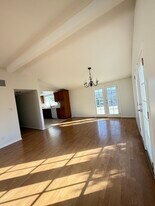 20622 Archwood St in Winnetka, CA - Building Photo
