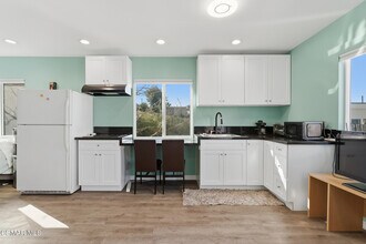 263 McKnight Rd in Newbury Park, CA - Building Photo - Building Photo