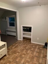 392 Sherbrooke Rd, Unit upstairs in Lindenhurst, NY - Building Photo - Building Photo