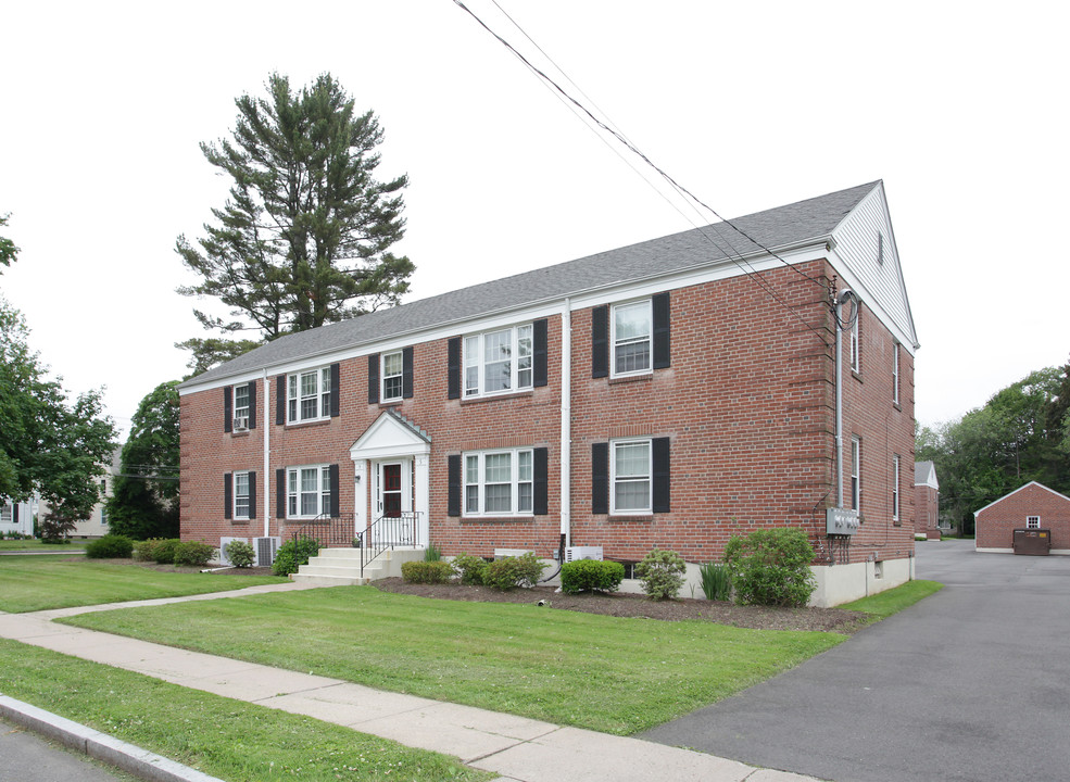 Farmington Avenue Commons in West Hartford, CT - Building Photo