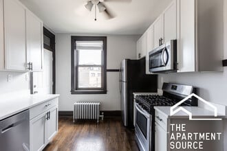 3930 N Drake Ave, Unit 2 in Chicago, IL - Foto de edificio - Building Photo