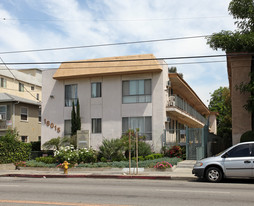 16015 Vanowen St in Van Nuys, CA - Foto de edificio - Building Photo