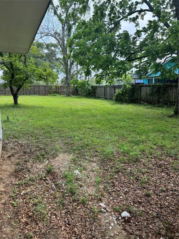 1610 Texas St in Liberty, TX - Building Photo - Building Photo