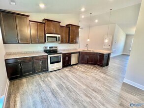 9107 Eagle Trce Dr SE in Owens Cross Roads, AL - Building Photo - Building Photo