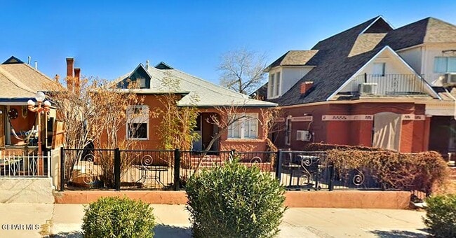 property at 1114 N El Paso St