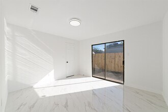 2707 Ashford Trail Dr in Houston, TX - Building Photo - Building Photo