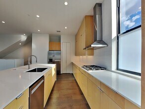 109 Forest Star Dr in Dallas, TX - Foto de edificio - Building Photo