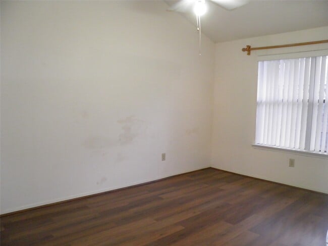 2711 Grants Lake Blvd