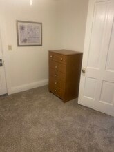 589 E Losey St, Unit 597 E. Losey B upstairs in Galesburg, IL - Building Photo - Building Photo