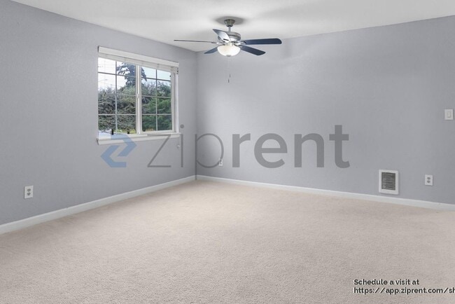 9917 Holly Dr in Everett, WA - Building Photo - Building Photo