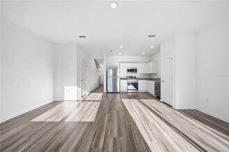 6155 Daerr Rdg St in Zephyrhills, FL - Building Photo - Building Photo