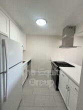 3515 W Campus Ave. in Visalia, CA - Foto de edificio - Building Photo