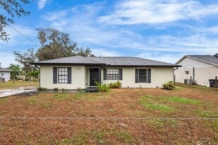 418 Hancock Rd in Wauchula, FL - Building Photo