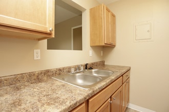 Laporte Commons Apartments in La Porte, IN - Foto de edificio - Interior Photo