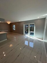 1799 SW 81st Ter in Davie, FL - Foto de edificio - Building Photo