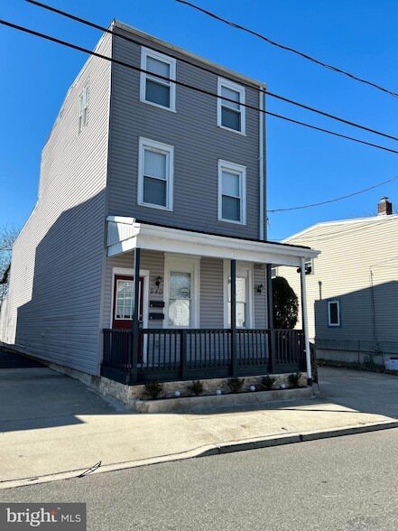 840 Cumberland St, Unit APT B in Gloucester City, NJ - Building Photo