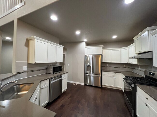 410 Cameo Dr in Hood River, OR - Building Photo - Building Photo