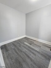 96 King St in Nutley, NJ - Building Photo - Building Photo