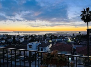 2445 Brant St, Unit 2445 Brant Street#506 in San Diego, CA - Building Photo - Building Photo