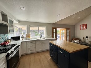 5443 Mantua Ct in San Diego, CA - Building Photo - Building Photo