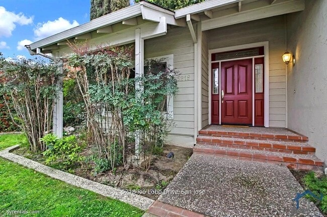 5218 Rio Lobo Dr in San Jose, CA - Building Photo - Building Photo