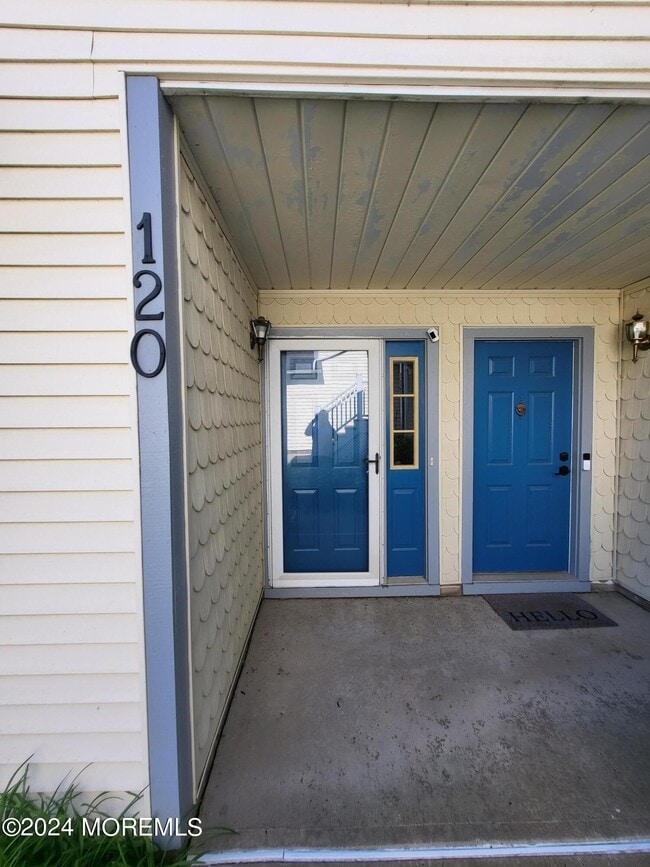 property at 120 Evergreen Ct