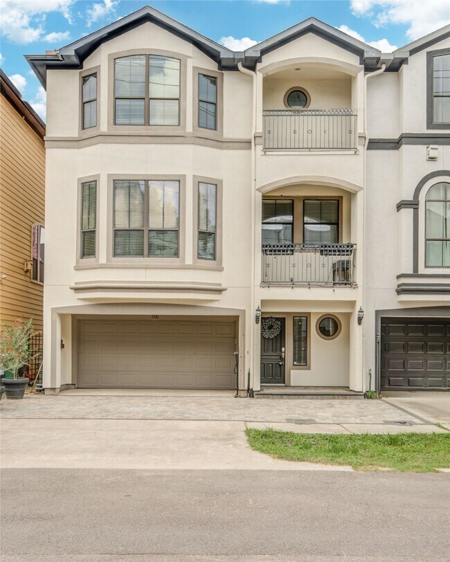 5510 Blossom St in Houston, TX - Building Photo - Building Photo