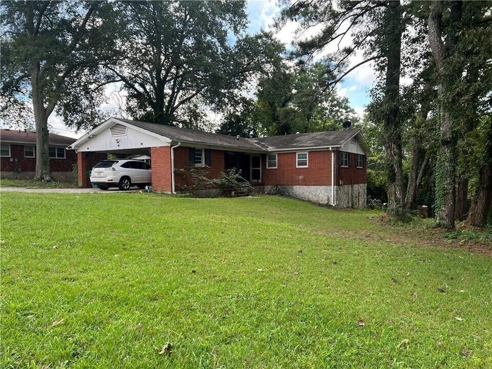 509 Watson Ferry Dr in Forest Park, GA - Building Photo