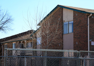 Wedgewood Court in Tulsa, OK - Building Photo - Building Photo